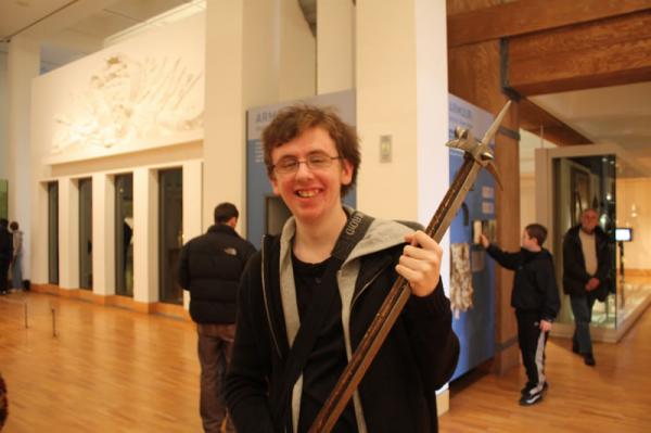 Tom wielding a poleaxe.