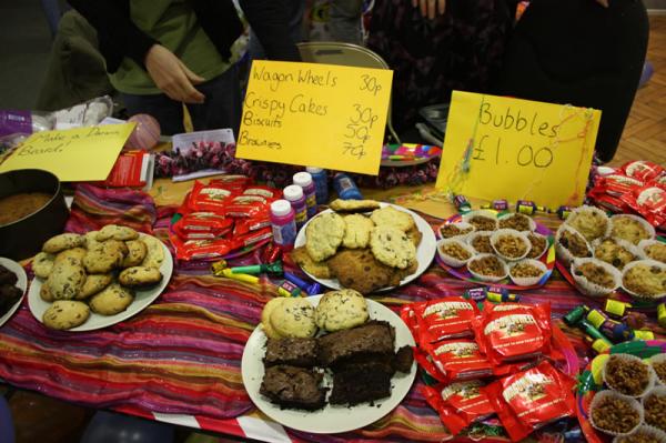 The cakes.