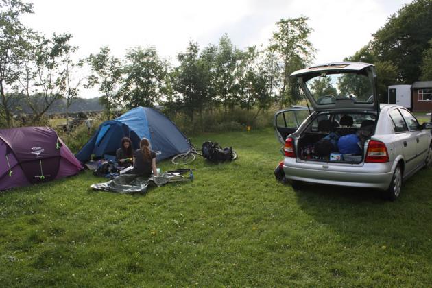 Setting up the tents.