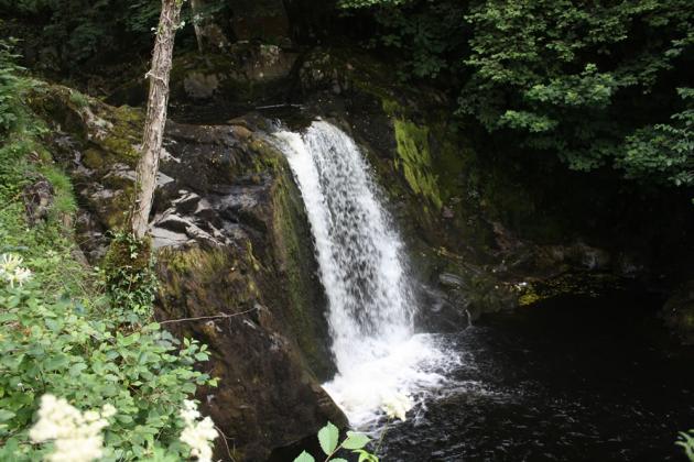 Waterfall at different exposures.