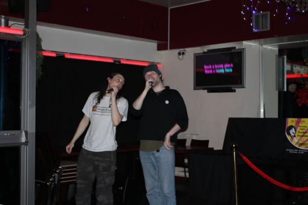 Chris and George perform Hotel California.