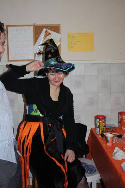Viv and her amazing hat.